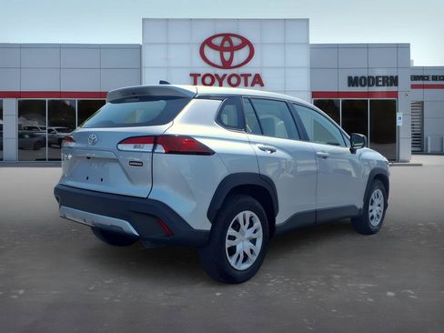Used 2023 Toyota Corolla Cross L FWD image 6