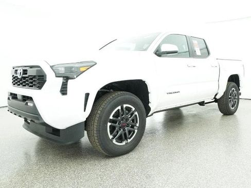 New 2025 Toyota Tacoma TRD Sport image 17