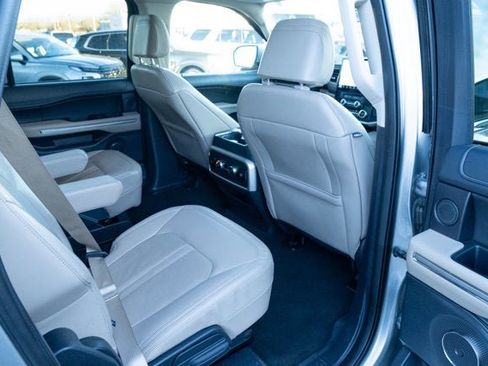 Used 2024 Ford Expedition Limited image 37