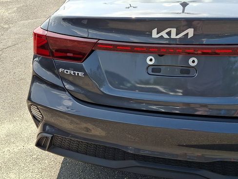 Used 2023 Kia Forte LXS w/ LXS Technology Package FWD image 17
