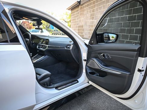 Used 2022 BMW M3 Competition w/ Executive Package image 18