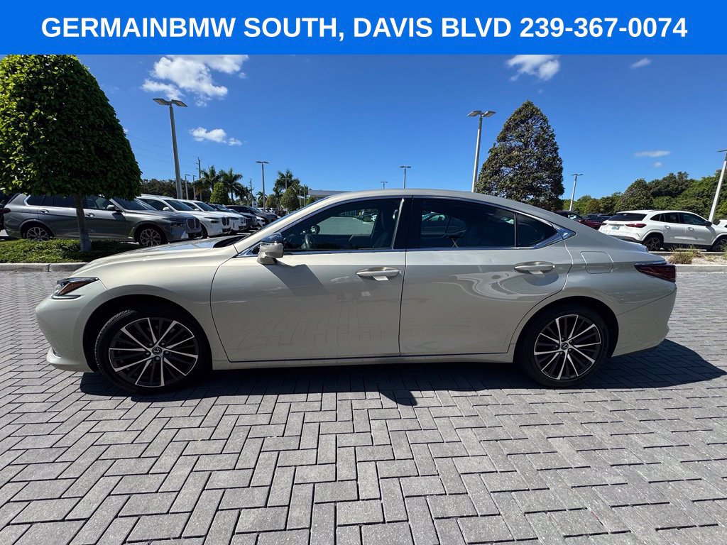 Used 2022 Lexus ES 350 w/ Premium Package FWD image 3