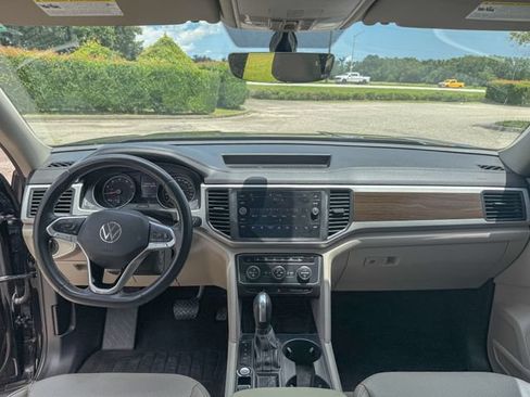 Used 2021 Volkswagen Atlas SE w/ Panoramic Sunroof Package FWD image 13