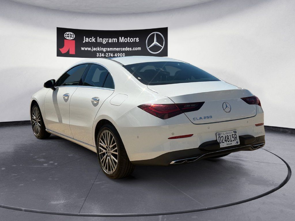 Used 2025 Mercedes-Benz CLA 250 image 3