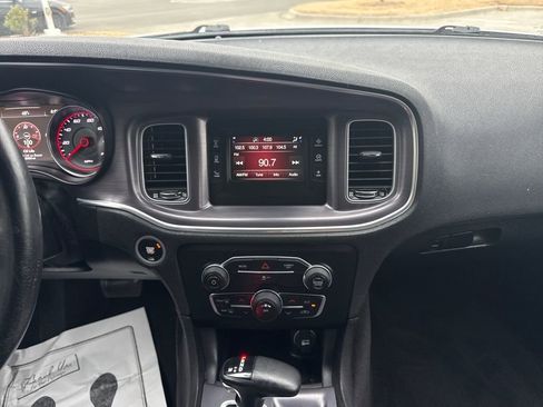 Used 2017 Dodge Charger SE image 26
