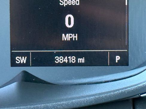 Used 2021 Chevrolet Trax LT w/ LT Convenience Package image 38