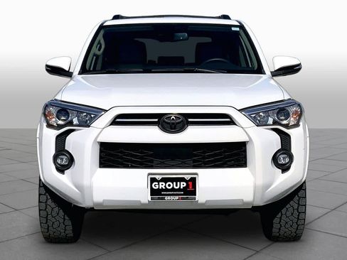 Used 2022 Toyota 4Runner SR5 Premium w/ Moonroof Package RWD image 4