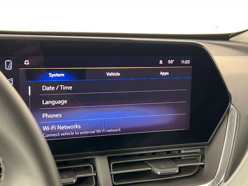 Used 2025 Chevrolet Trax LT w/ LT Convenience Package image 32