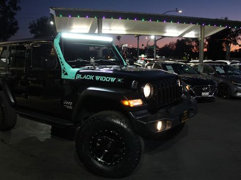 Used 2020 Jeep Wrangler Unlimited Sport AWD/4WD image 31