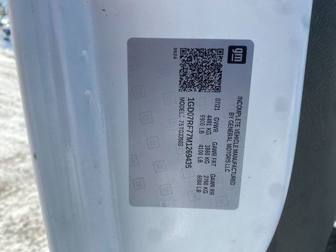 Used 2021 GMC Savana 3500 w/ Power Convenience Package image 32