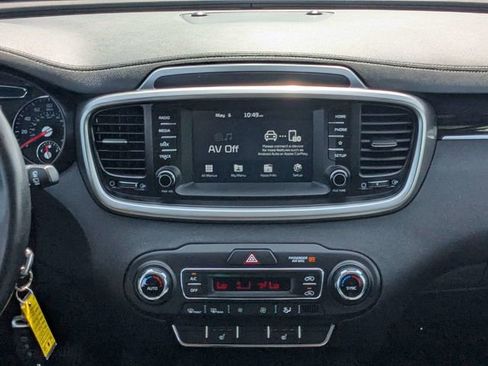 Used 2020 Kia Sorento LX w/ LX I4 Convenience Package AWD/4WD image 17
