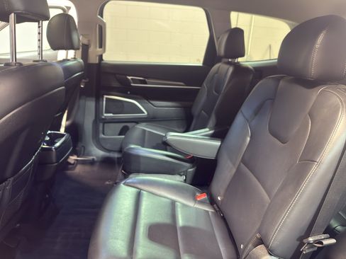 Used 2021 Kia Telluride S AWD/4WD image 27