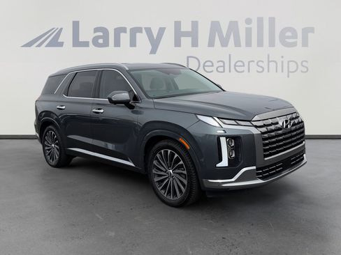 Used 2023 Hyundai Palisade Calligraphy image 7