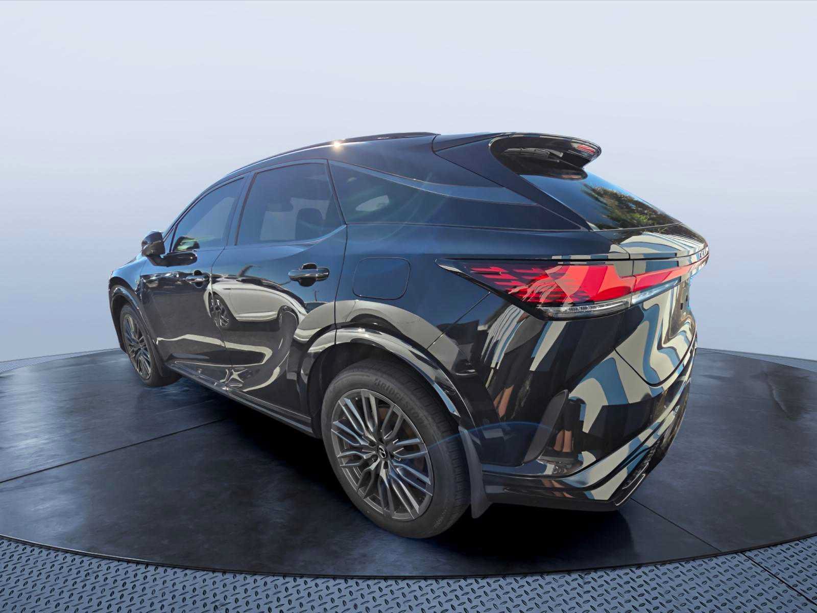 Used 2023 Lexus RX 500h F Sport w/ Accessory Package (Z1) AWD/4WD image 3