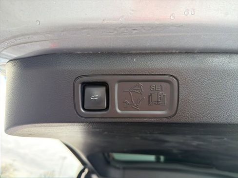 Used 2020 Ford Expedition Max XLT w/ Equipment Group 202A image 11