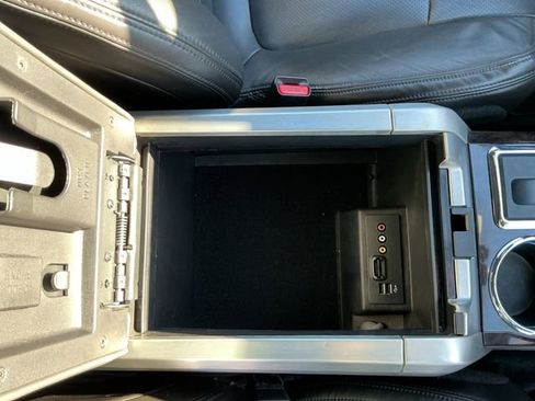 Used 2013 Ford F150 Platinum image 28