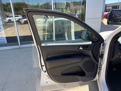 Used 2025 Dodge Durango GT AWD/4WD image 25