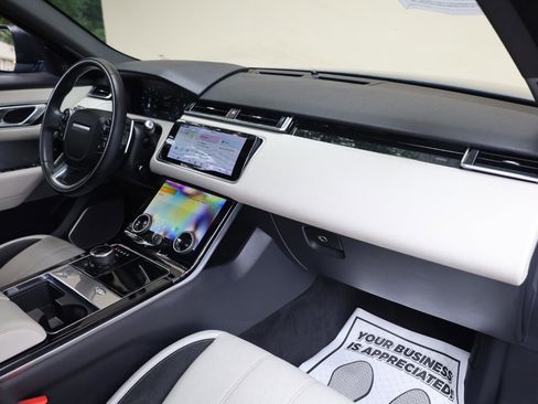 Used 2019 Land Rover Range Rover Velar R-Dynamic SE AWD/4WD image 31