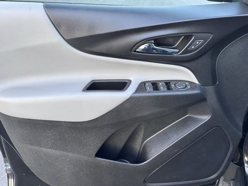 Used 2019 Chevrolet Equinox LS w/ LS Convenience Package image 25