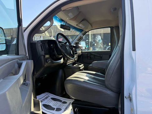 Used 2022 GMC Savana 2500 Regular Van 3D w/ Communications Package image 27
