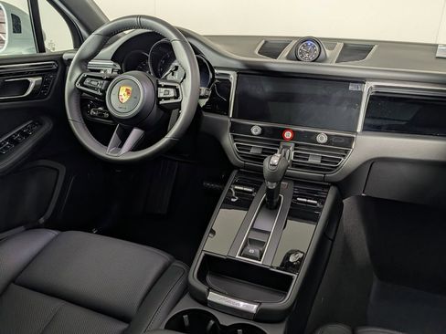 New 2026 Porsche Macan image 22