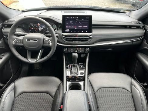 Used 2026 Jeep Compass Latitude AWD/4WD image 15