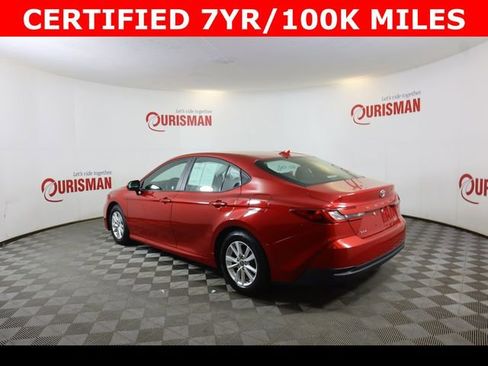 Used 2025 Toyota Camry LE image 6