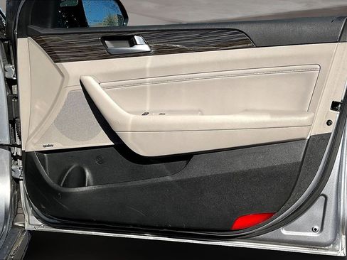 Used 2015 Hyundai Sonata Limited w/ Option Group 05 image 28