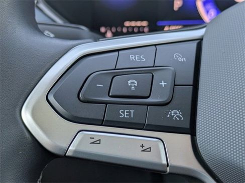 Certified 2024 Volkswagen Taos SE image 28