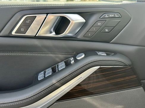 Certified 2025 BMW X7 xDrive40i w/ Premium Package image 24