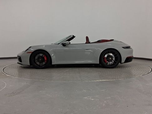 Certified 2022 Porsche 911 Carrera 4 GTS image 2