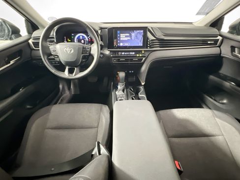Used 2025 Toyota Camry LE w/ Convenience Package FWD image 29