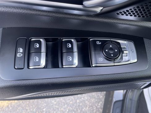 Used 2024 Kia Telluride EX image 19