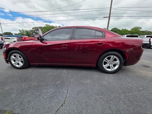 Used 2019 Dodge Charger SXT w/ Leather Interior Group RWD image 8
