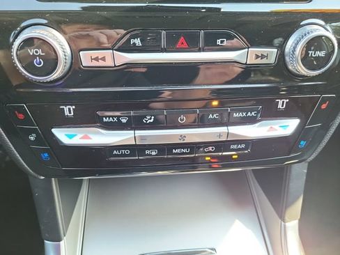 Used 2021 Ford Explorer Limited w/ Hybrid Equipment Group 310A AWD/4WD image 24