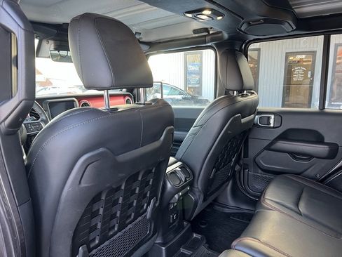 Used 2019 Jeep Wrangler Unlimited Rubicon w/ Dual Top Group image 18