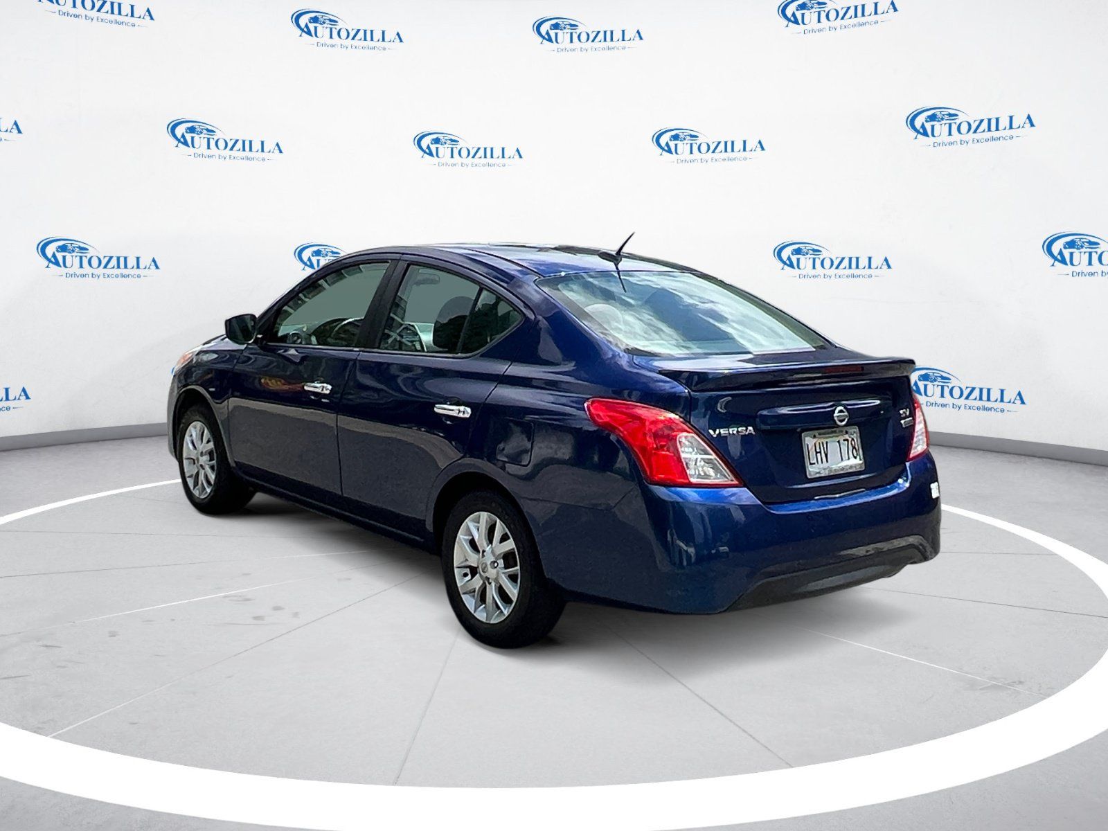 Used 2018 Nissan Versa SV w/ SV Special Edition Package FWD image 3