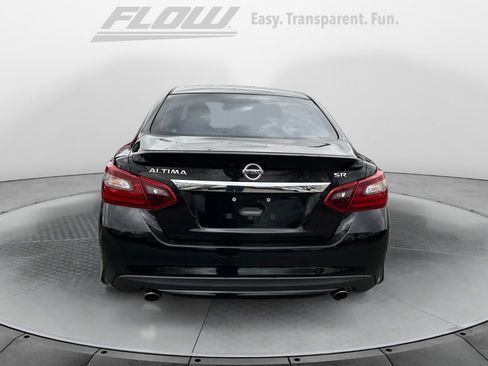 Used 2017 Nissan Altima 2.5 SR w/ LED Appearance Package image 8