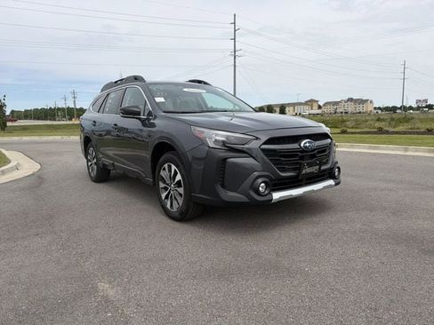 Used 2023 Subaru Outback Limited AWD/4WD image 7