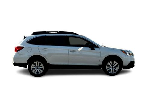 Used 2017 Subaru Outback 2.5i image 3