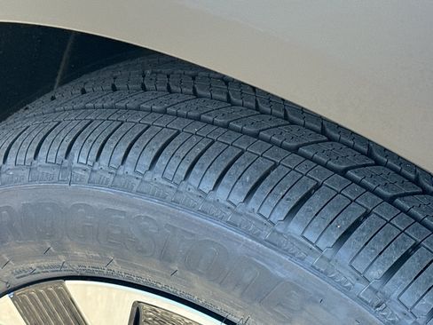 New 2026 Nissan Kicks SV image 10