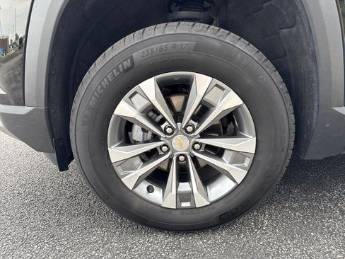 Used 2025 Chevrolet Equinox LT AWD/4WD image 12