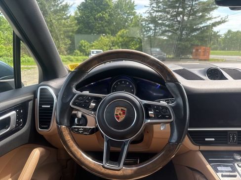 Used 2019 Porsche Cayenne S AWD/4WD image 22