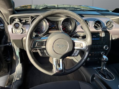 Used 2017 Ford Mustang Coupe RWD image 11