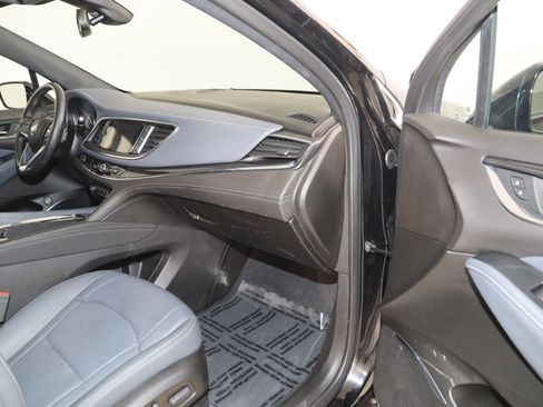 Used 2023 Buick Enclave Essence AWD/4WD image 41