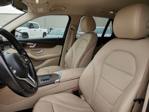 Used 2021 Mercedes-Benz GLC 300 4MATIC image 12