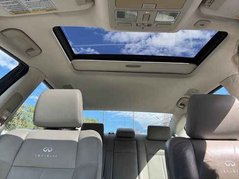 Used 2008 INFINITI M35 x w/ Technology Pkg image 11