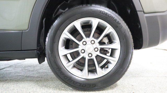 Used 2020 Jeep Cherokee Latitude Plus FWD image 20