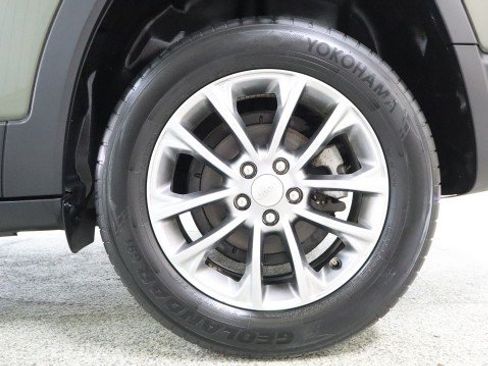 Used 2020 Jeep Cherokee Latitude Plus FWD image 20