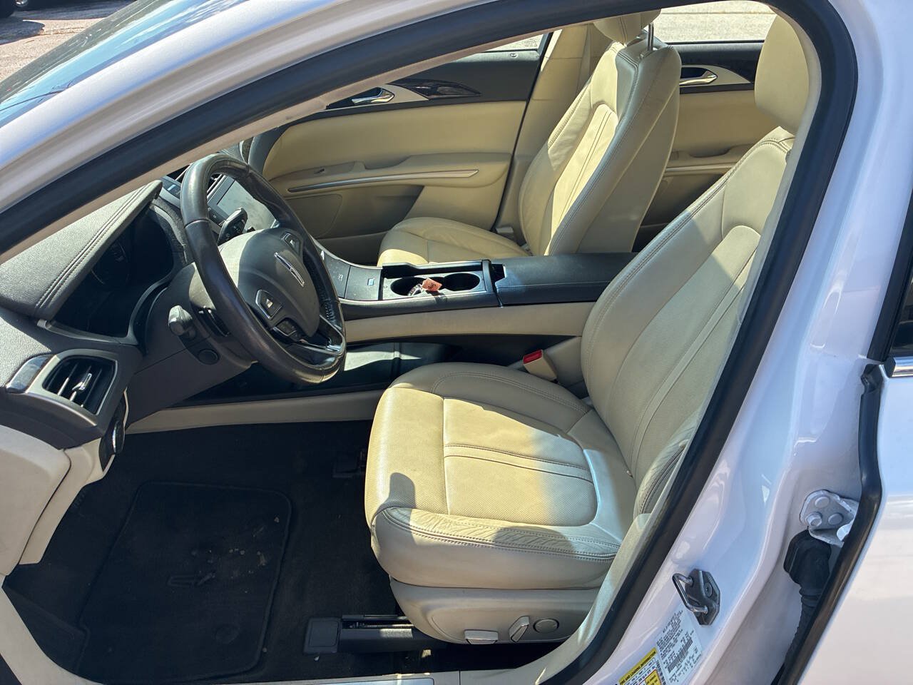 Used 2013 Lincoln MKZ FWD image 7